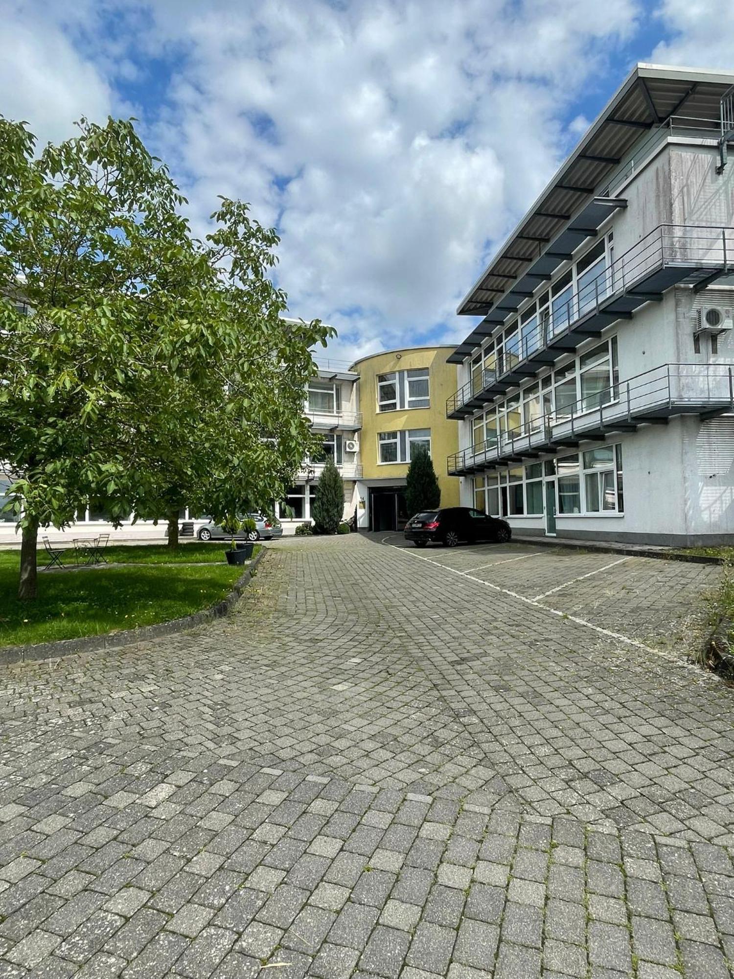 Eventhaus Aparthotel Panzweiler Exteriör bild