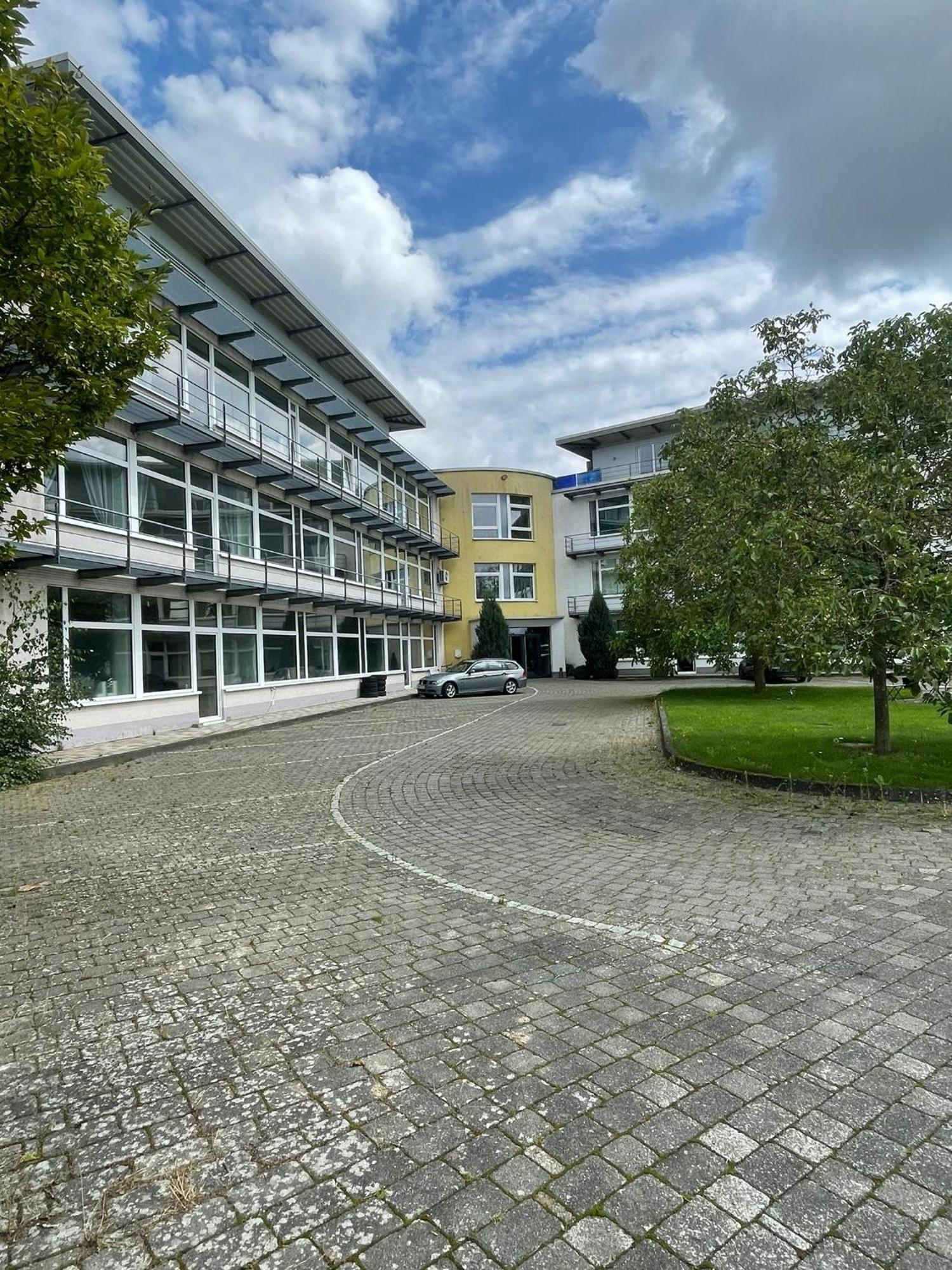 Eventhaus Aparthotel Panzweiler Exteriör bild