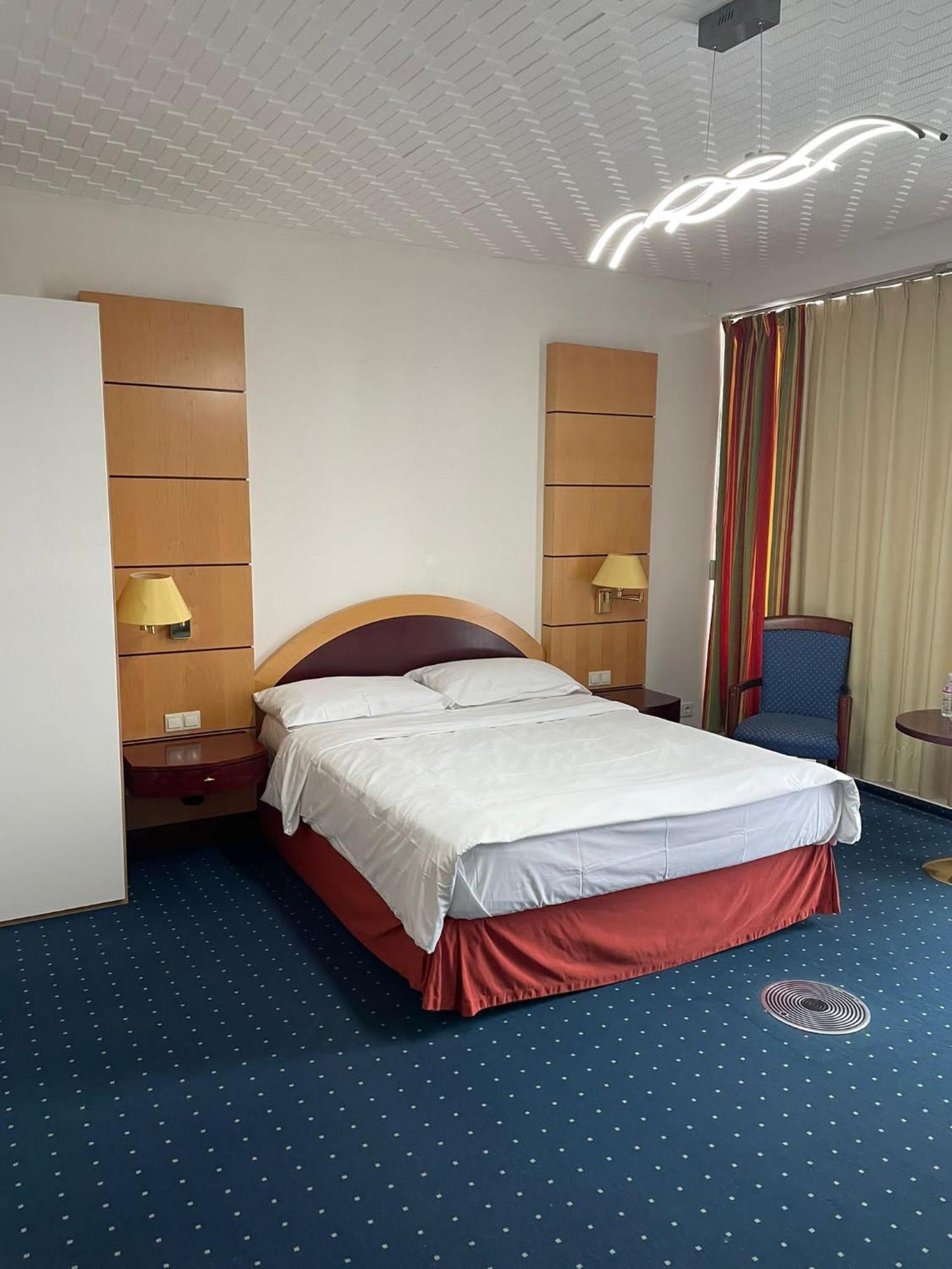 Eventhaus Aparthotel Panzweiler Exteriör bild