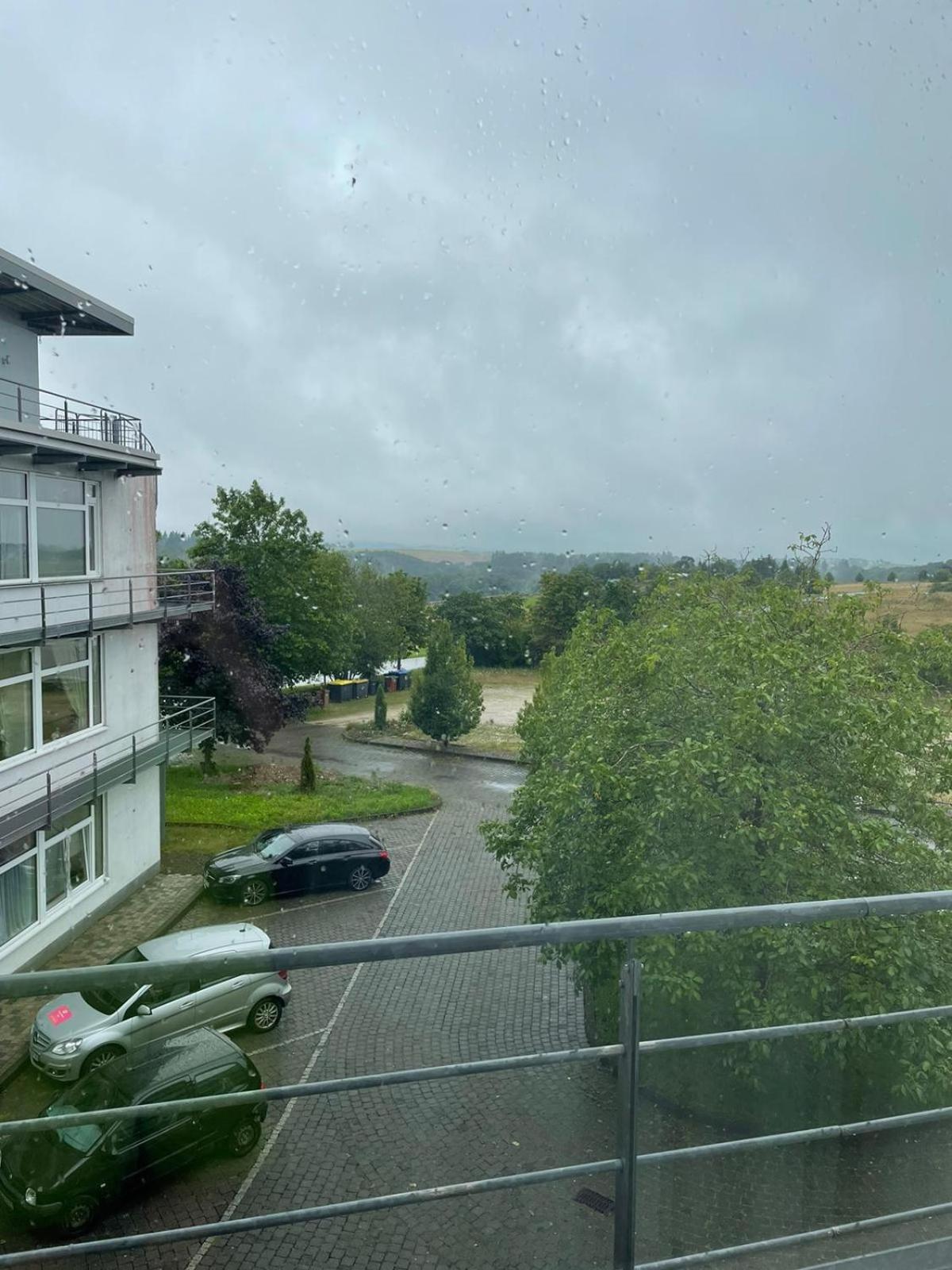 Eventhaus Aparthotel Panzweiler Exteriör bild